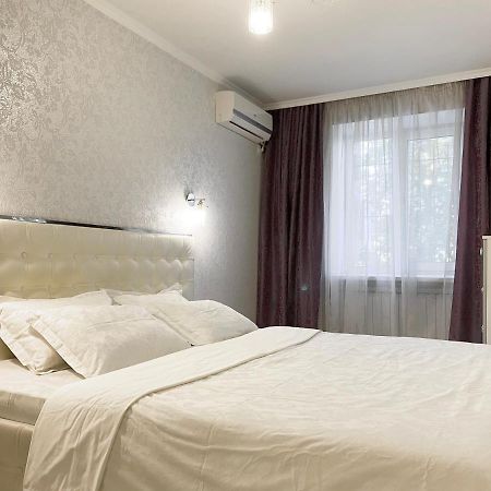 Beautiful 1-Bedroom Near Most City Center Dniepropietrowsk Zewnętrze zdjęcie