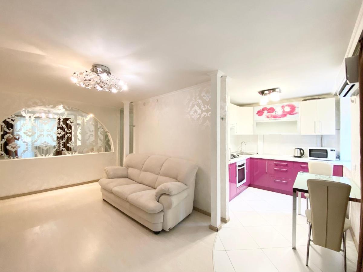 Beautiful 1-Bedroom Near Most City Center Dniepropietrowsk Zewnętrze zdjęcie